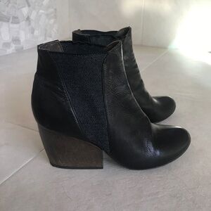 Coclico block heel ankle boots